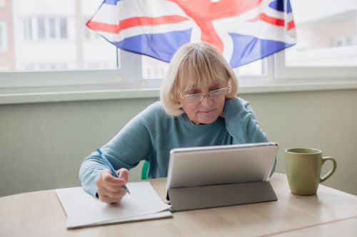Angielski dla seniorów, czas na naukę języka obcego