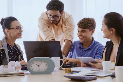 Es ist neunzehn Uhr