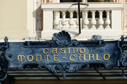 Księstwo Monako; dzielnica Monako to Monte Carlo; Monako posiada pałac książęcy