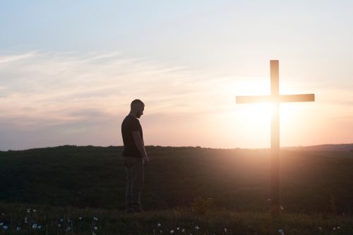 Na obrazach Jezus Chrystus znajduje się po prawicy Boga