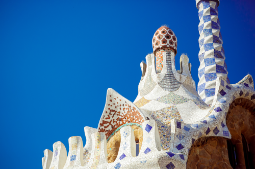 Park Guell w Hiszpanii; przetwarzane dane w Internecie