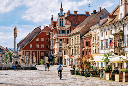 Słowenia; ustrój polityczny, przekroczyć granicę, w pobliżu granicy, na stacjach benzynowych