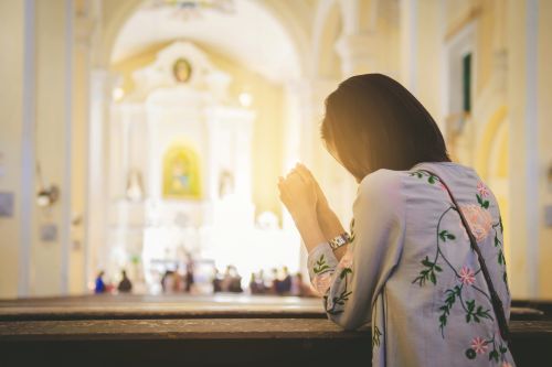 Zielone Świątki przypadają na siedem tygodni po Zmartwychwstaniu Pańskim.