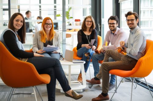 wspierać pracowników w tworzeniu kultury organizacyjnej